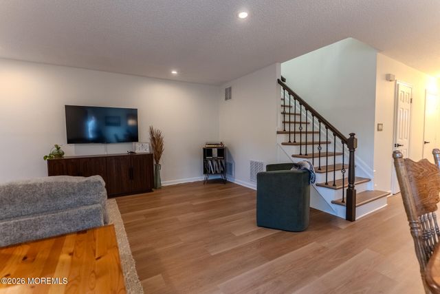 33 Farragut Square, Freehold, NJ 07728