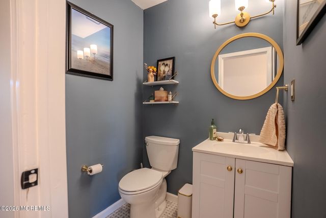 33 Farragut Square, Freehold, NJ 07728