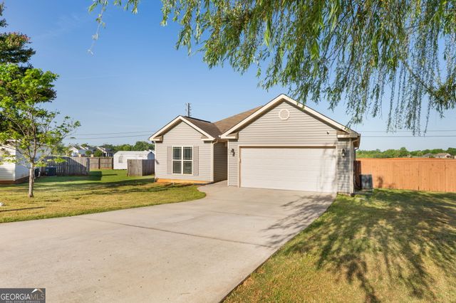 304 Worchester Circle, Perry, GA 31069
