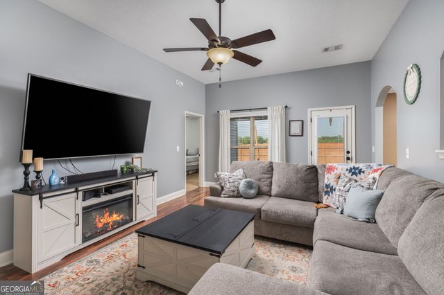 304 Worchester Circle, Perry, GA 31069
