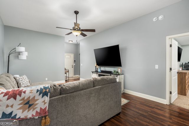 304 Worchester Circle, Perry, GA 31069