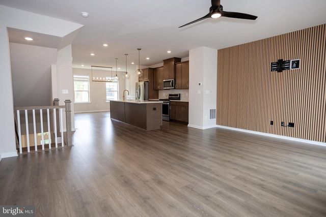 9365 BARNES LOOP, Manassas, VA 20110