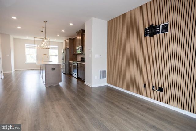 9365 BARNES LOOP, Manassas, VA 20110