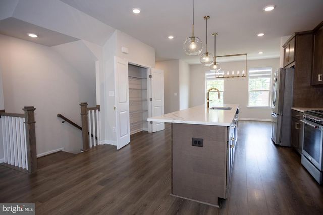 9365 BARNES LOOP, Manassas, VA 20110