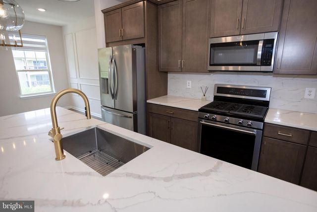 9365 BARNES LOOP, Manassas, VA 20110