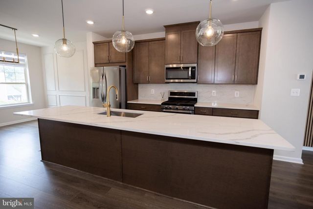 9365 BARNES LOOP, Manassas, VA 20110