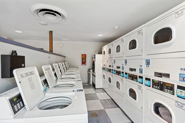 4343 N Clarendon Avenue 2613, Chicago, IL 60613