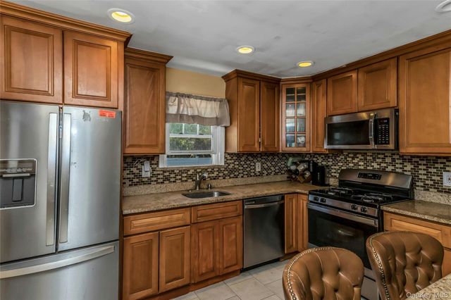 1395 Exeter Street, North Baldwin, NY 11510