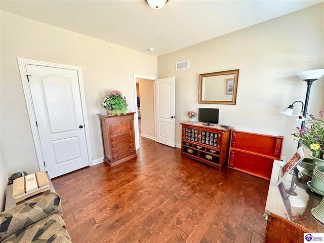 202 Sangria Drive, Vine Grove, KY 40175