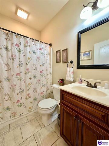 202 Sangria Drive, Vine Grove, KY 40175