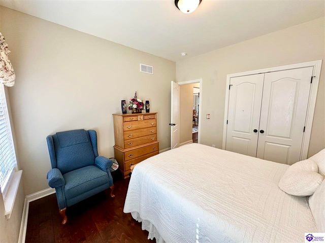 202 Sangria Drive, Vine Grove, KY 40175