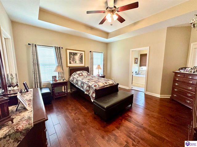 202 Sangria Drive, Vine Grove, KY 40175