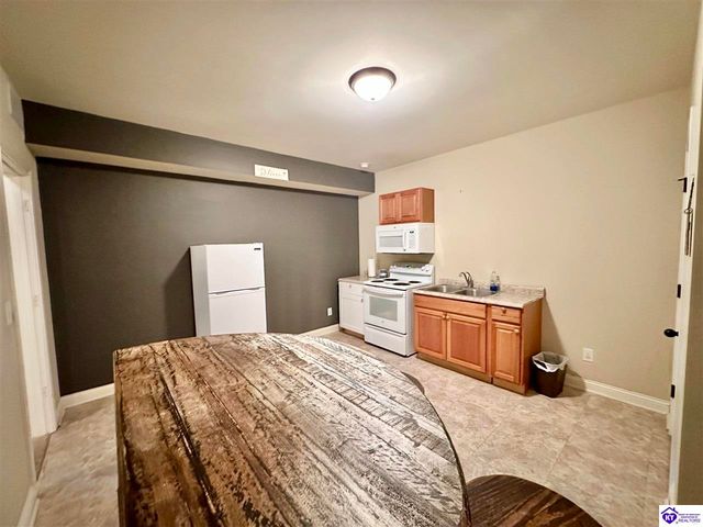 202 Sangria Drive, Vine Grove, KY 40175