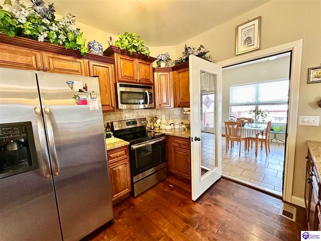 202 Sangria Drive, Vine Grove, KY 40175