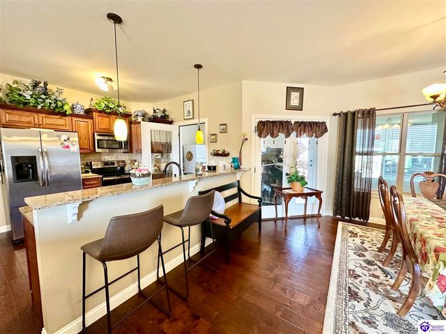 202 Sangria Drive, Vine Grove, KY 40175