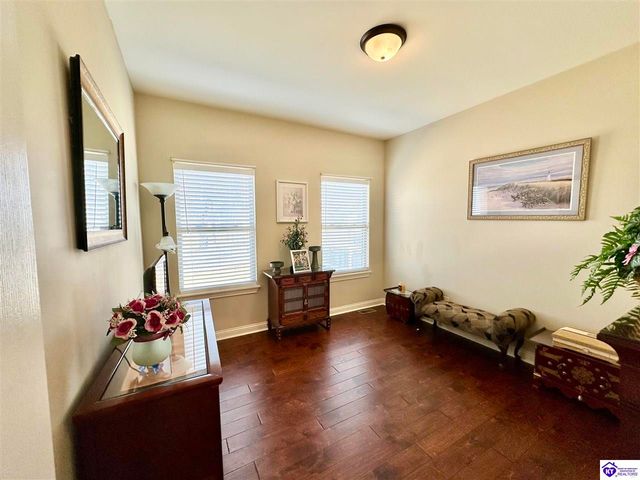 202 Sangria Drive, Vine Grove, KY 40175