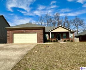 202 Sangria Drive, Vine Grove, KY 40175