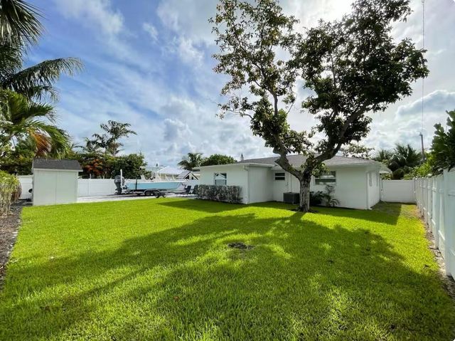 1523 Berkshire Avenue, Jupiter, FL 33469