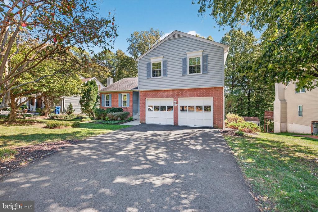8537 HOOES RD, Springfield, VA 22153