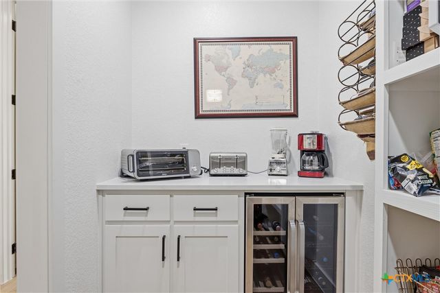 11205 Golden Eagle Avenue, Salado, TX 76571