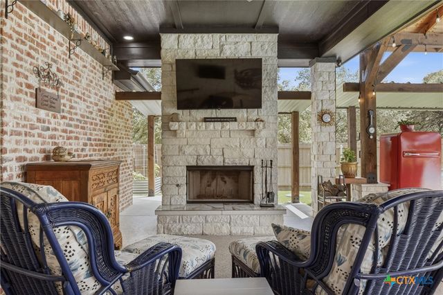 11205 Golden Eagle Avenue, Salado, TX 76571