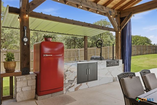 11205 Golden Eagle Avenue, Salado, TX 76571