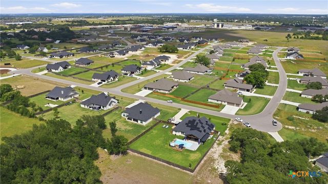 11205 Golden Eagle Avenue, Salado, TX 76571