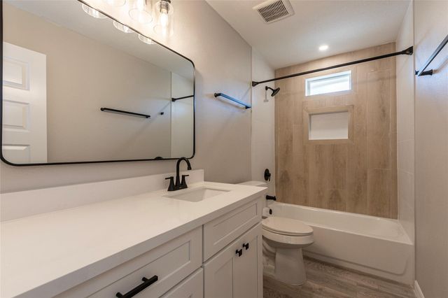 4813 Cedar Street, Pasadena, TX 77586