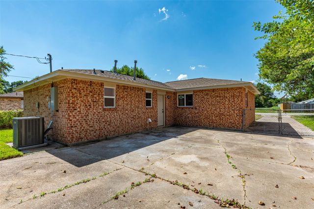 4813 Cedar Street, Pasadena, TX 77586