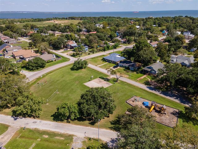 4813 Cedar Street, Pasadena, TX 77586