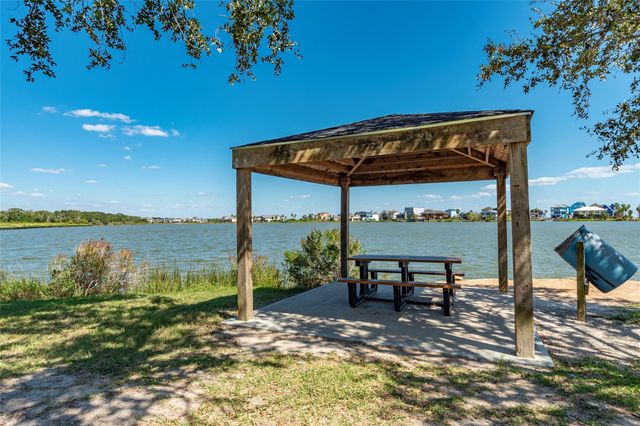 4813 Cedar Street, Pasadena, TX 77586