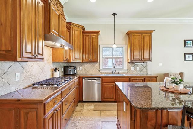 8910 Glenfield Dr, Saint George, LA 70809