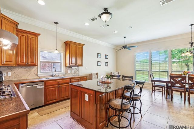 8910 Glenfield Dr, Saint George, LA 70809