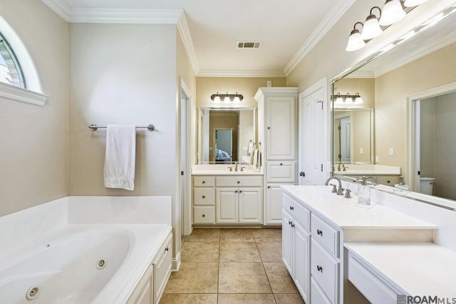 8910 Glenfield Dr, Saint George, LA 70809
