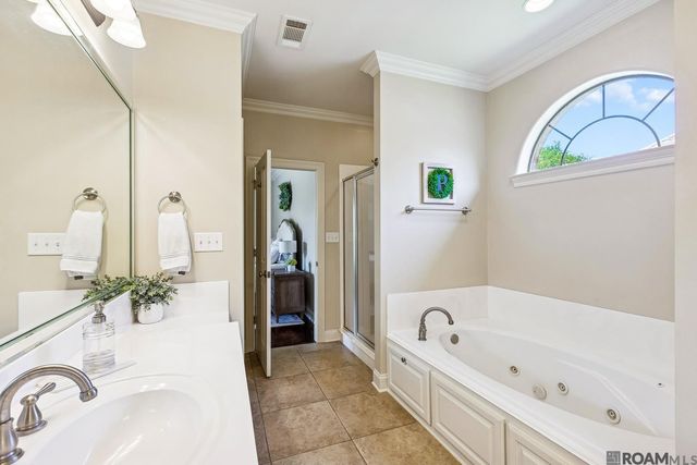 8910 Glenfield Dr, Saint George, LA 70809