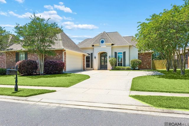 8910 Glenfield Dr, Saint George, LA 70809