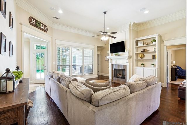 8910 Glenfield Dr, Saint George, LA 70809
