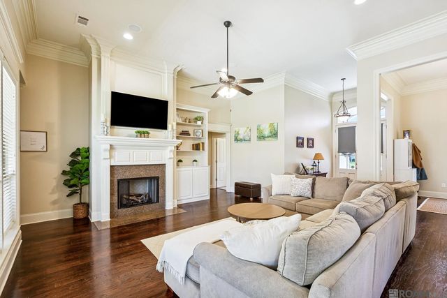 8910 Glenfield Dr, Saint George, LA 70809
