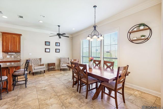 8910 Glenfield Dr, Saint George, LA 70809
