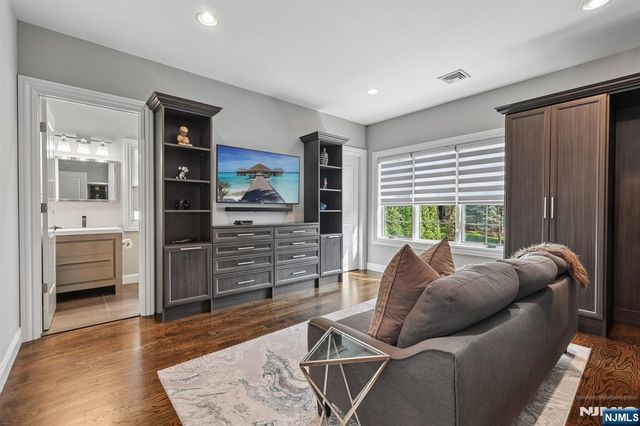 47 Rutgers Street, Closter, NJ 07624