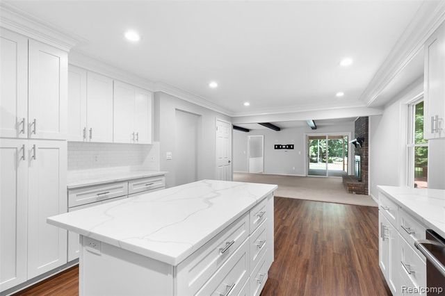 9020 Bridge Road, Grosse Ile, MI 48138