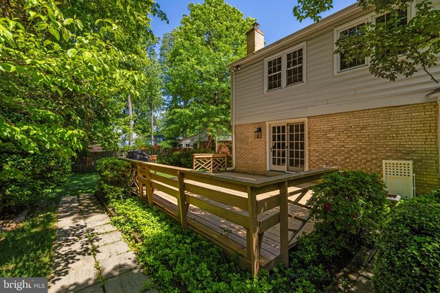 9716 BUNCHBERRY PL, Vienna, VA 22181