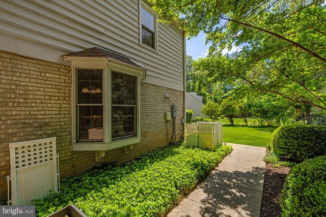 9716 BUNCHBERRY PL, Vienna, VA 22181