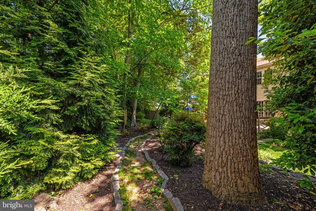 9716 BUNCHBERRY PL, Vienna, VA 22181
