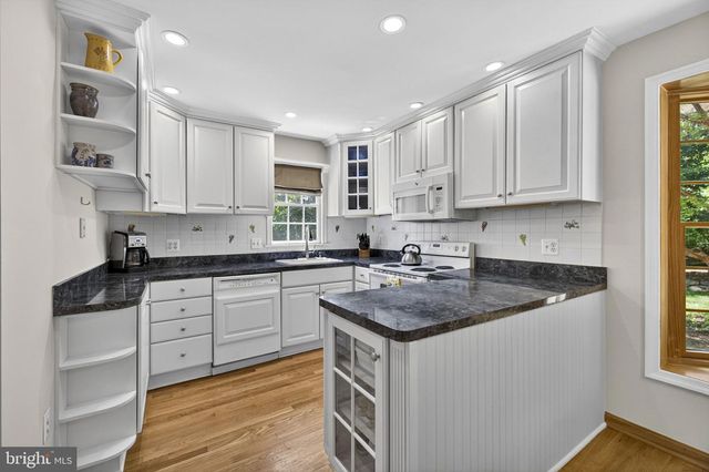 9716 BUNCHBERRY PL, Vienna, VA 22181