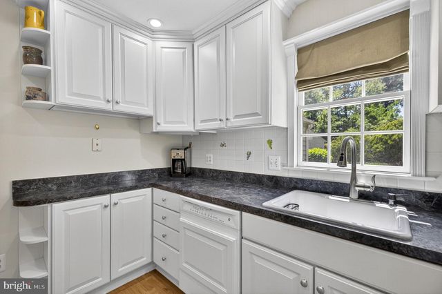9716 BUNCHBERRY PL, Vienna, VA 22181