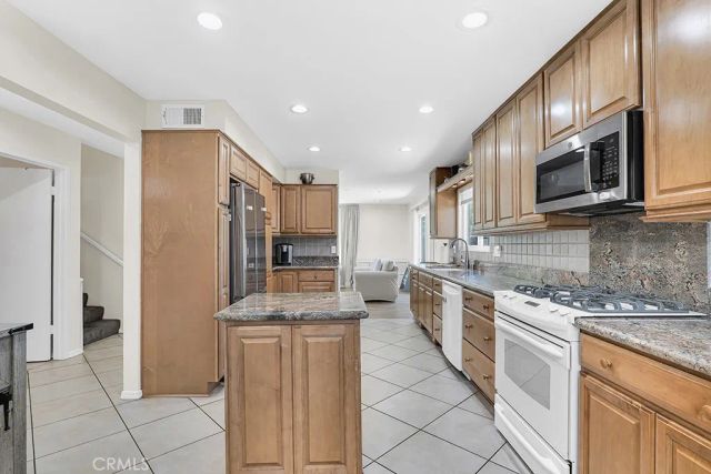 11311 Tampa Avenue 32, Porter Ranch, CA 91326