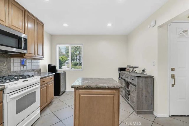 11311 Tampa Avenue 32, Porter Ranch, CA 91326