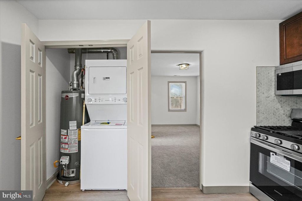 Image 12 of property listing at 1812 KITTYHAWK RD, Baltimore, MD 21221