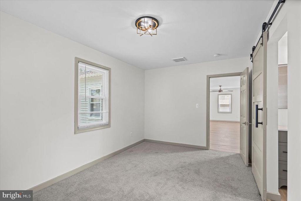 Image 16 of property listing at 1812 KITTYHAWK RD, Baltimore, MD 21221